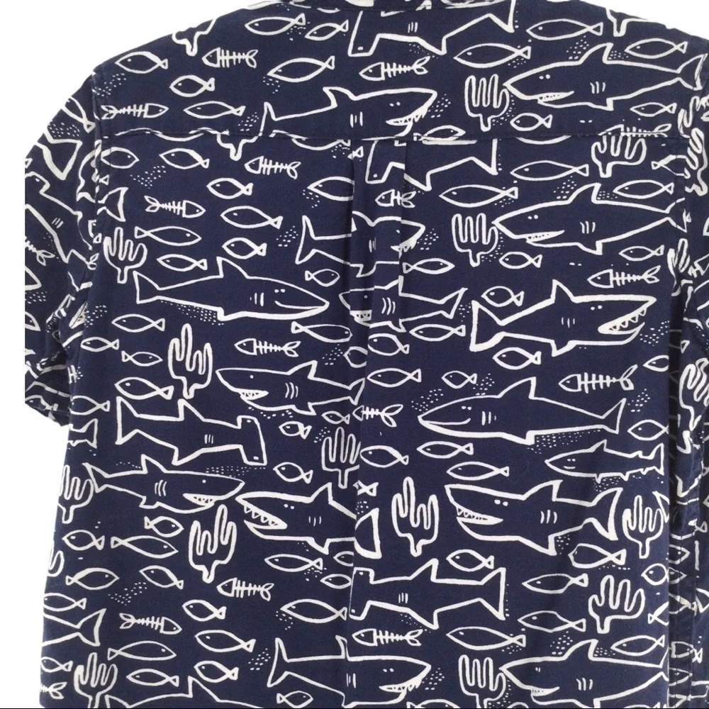 #022 GapKids Boys‎ Button Down Shark and Fish Shirt